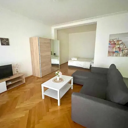 Appartement 600 M From Train Station